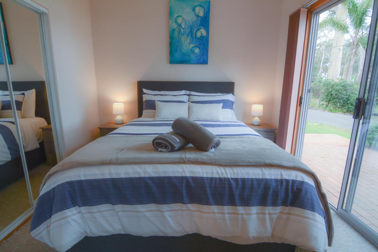 Quarantine Bay Beach Cottages Eden Exteriör bild
