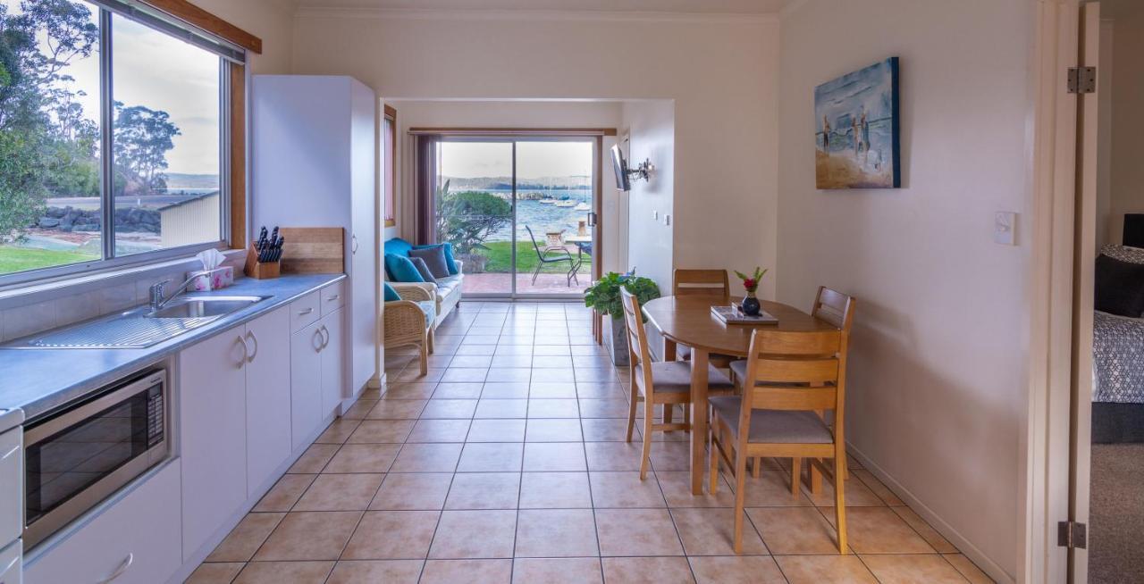 Quarantine Bay Beach Cottages Eden Exteriör bild