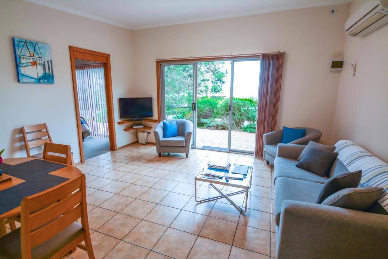 Quarantine Bay Beach Cottages Eden Exteriör bild