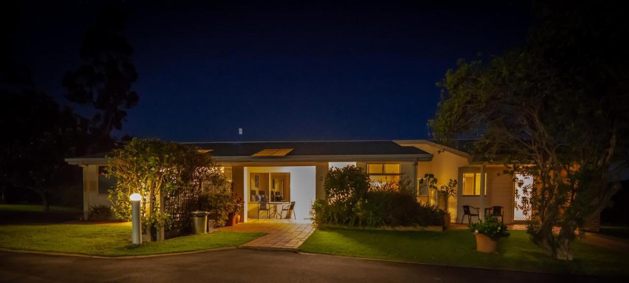 Quarantine Bay Beach Cottages Eden Exteriör bild